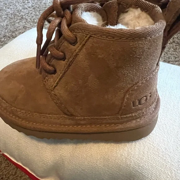 UGG Brown Boots with Soft Suede Material and Ankle Height - Picture 2 of 9